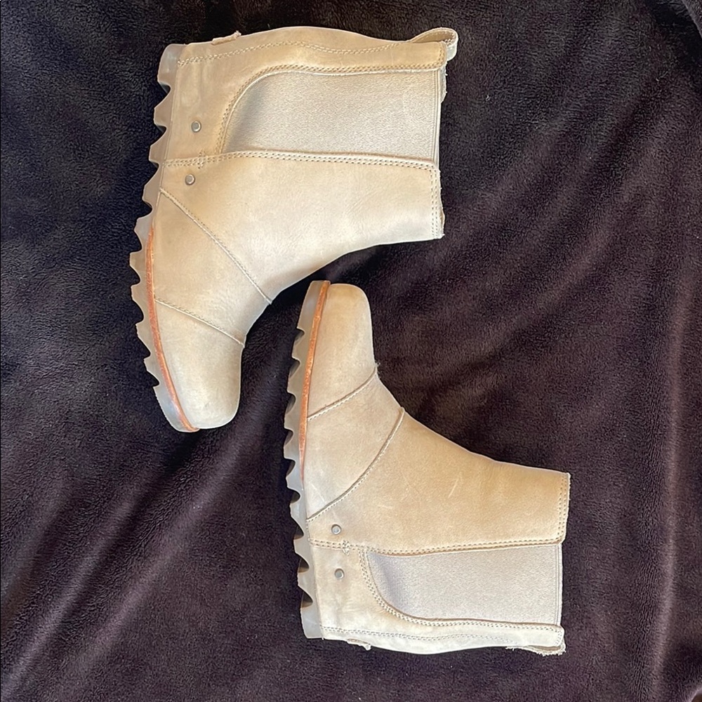 SOREL Stylish Women's Tan Ankle Boots